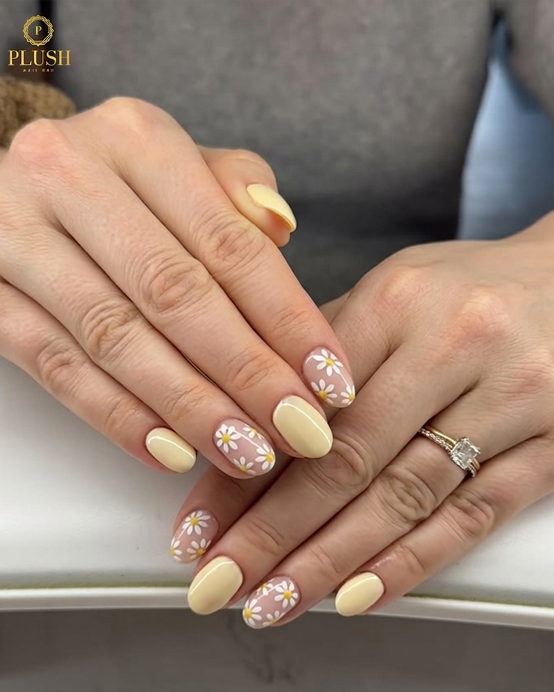 yellow daisy nails with accent floral nails Texas soft pastel manicure Plush Nail Bar