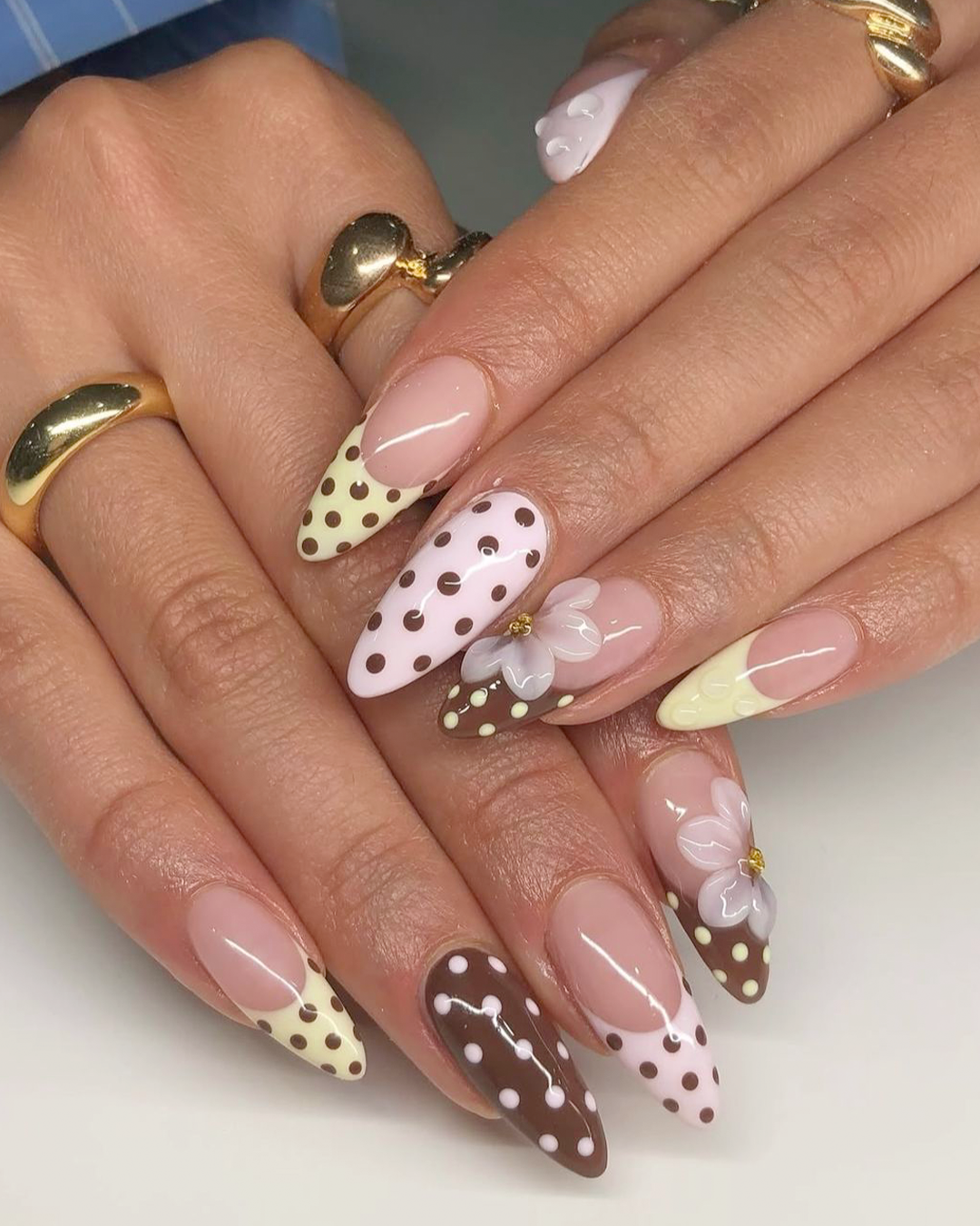 neutral polka dots ideas manicure with brown and cream tones